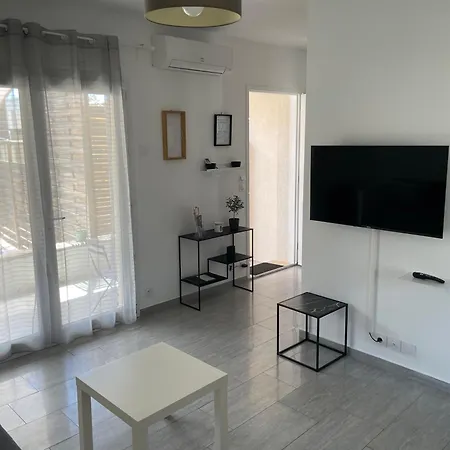 Appartement T2 Avec Terrasse Et Cour *